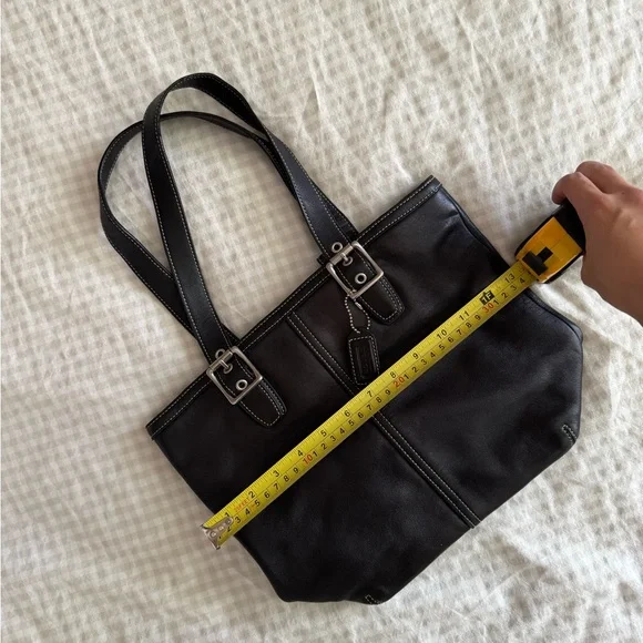 Vintage Coach Hamptons 9572 Leather Tote - Picture 8 of 10